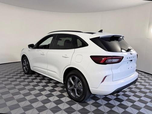 Oxford White 2023 Ford Escape ST-Line