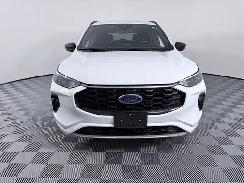Oxford White 2023 Ford Escape ST-Line