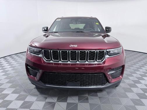 Velvet Red Pearlcoat 2026 Jeep Grand Cherokee Laredo X 4x2