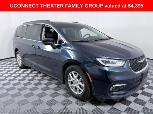 2022 Chrysler Pacifica Touring-L