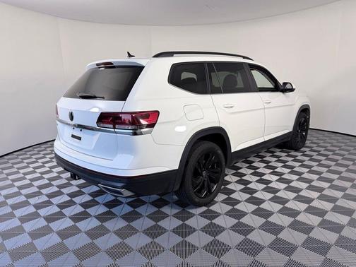 2022 Volkswagen Atlas 3.6L SE w/Technology