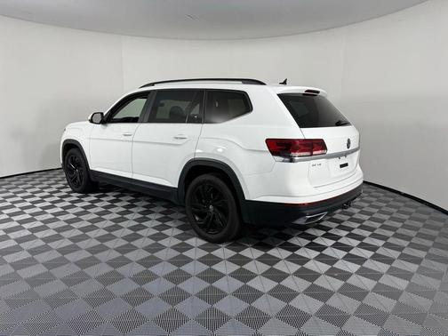 2022 Volkswagen Atlas 3.6L SE w/Technology