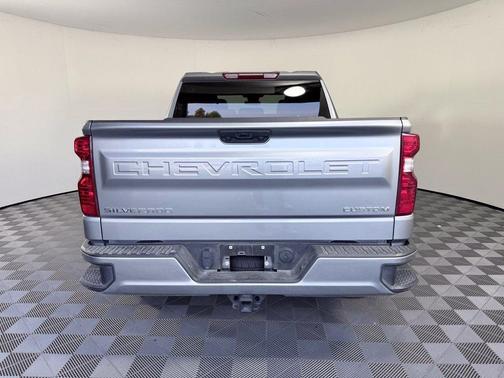 Sterling Gray Metallic 2025 Chevrolet Silverado 1500 Custom