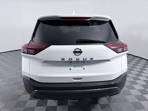 Pearl White Tri-Coat 2021 Nissan Rogue SV