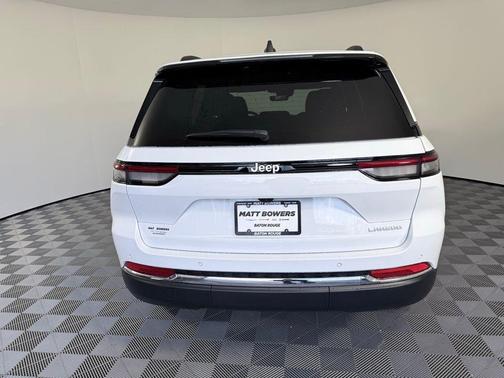 2026 Jeep Grand Cherokee Laredo 4x2