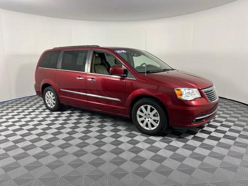 2016 Chrysler Town & Country Touring