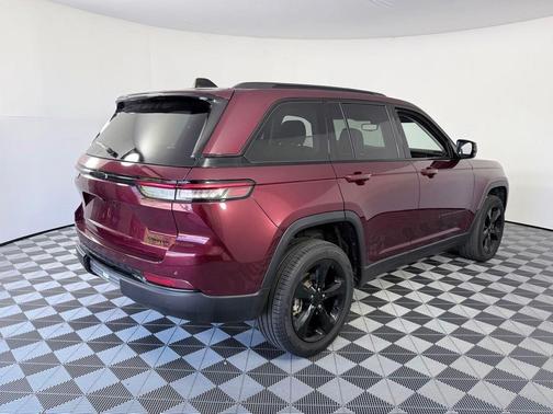 Velvet Red Pearlcoat 2023 Jeep Grand Cherokee Limited