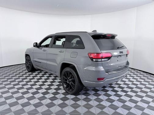 Sting Gray Clearcoat 2020 Jeep Grand Cherokee Altitude