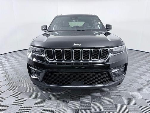 Diamond Black 2026 Jeep Grand Cherokee Laredo X