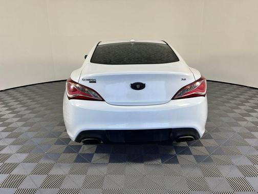 2016 Hyundai Genesis Coupe 3.8 Base