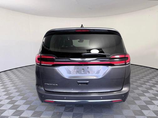 Granite Crystal Clearcoat Metallic 2023 Chrysler Pacifica Touring-L