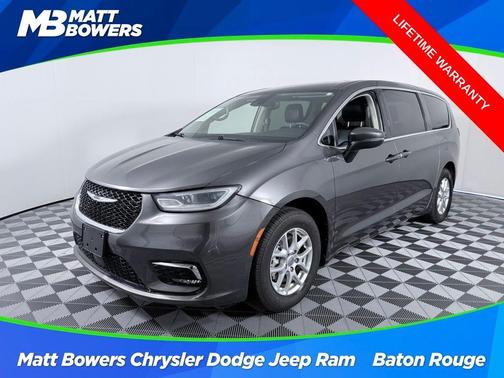 Granite Crystal Clearcoat Metallic 2023 Chrysler Pacifica Touring-L