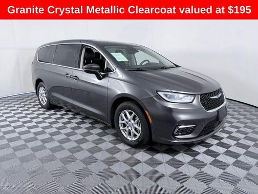 Granite Crystal Clearcoat Metallic 2023 Chrysler Pacifica Touring-L