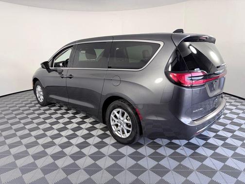 Granite Crystal Clearcoat Metallic 2023 Chrysler Pacifica Touring-L