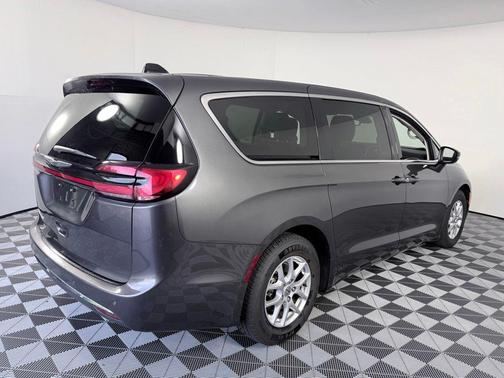 Granite Crystal Clearcoat Metallic 2023 Chrysler Pacifica Touring-L