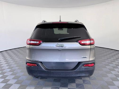 Light Brownstone Pearlcoat 2017 Jeep Cherokee Latitude