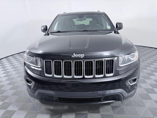 Brilliant Black Crystal Pearlcoat 2015 Jeep Grand Cherokee Laredo