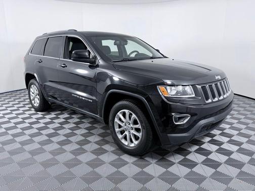 Brilliant Black Crystal Pearlcoat 2015 Jeep Grand Cherokee Laredo