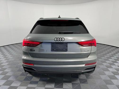 2024 Audi Q3 45 S line Premium