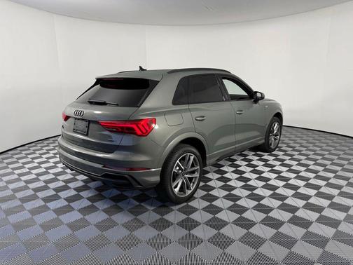 2024 Audi Q3 45 S line Premium
