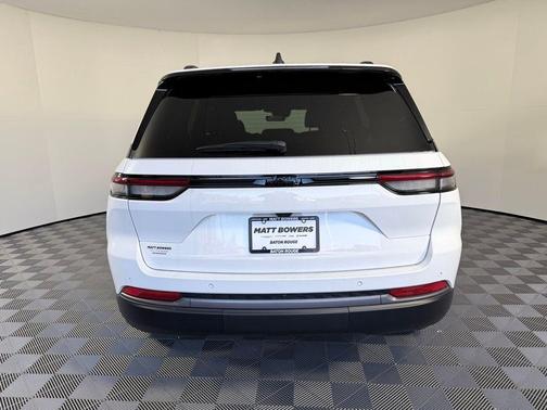 2026 Jeep Grand Cherokee Laredo