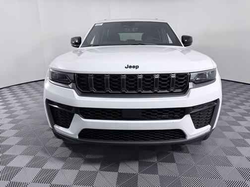 2026 Jeep Grand Cherokee Laredo