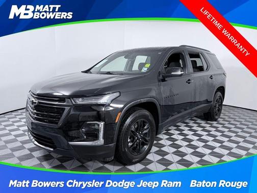 Mosaic Black Metallic 2023 Chevrolet Traverse LT Cloth