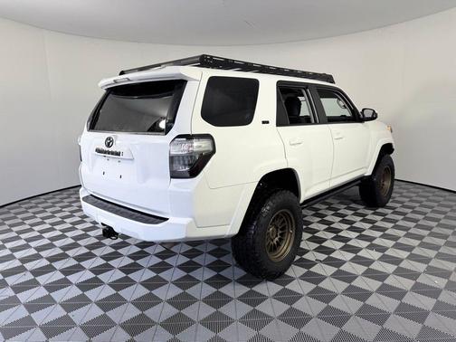 Super White 2021 Toyota 4Runner SR5