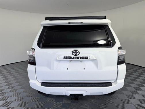 Super White 2021 Toyota 4Runner SR5