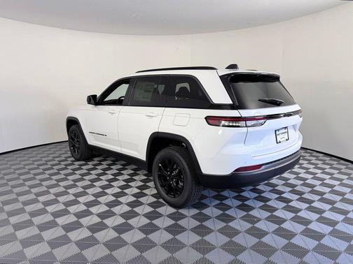 Bright White 2026 Jeep Grand Cherokee Laredo