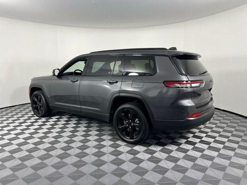 2022 Jeep Grand Cherokee L Laredo