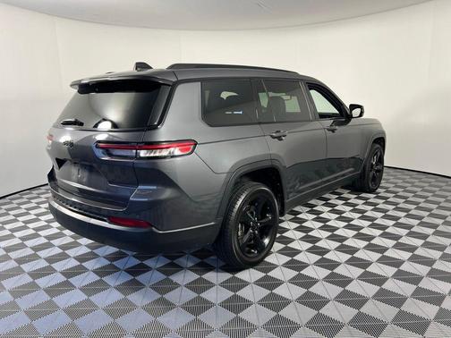 2022 Jeep Grand Cherokee L Laredo