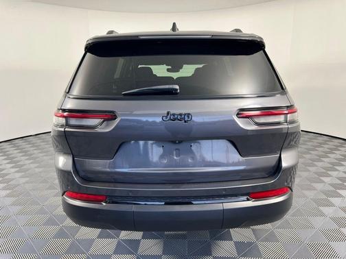 2022 Jeep Grand Cherokee L Laredo