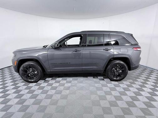 Baltic Gray 2026 Jeep Grand Cherokee Laredo