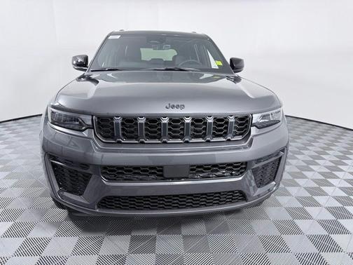 Baltic Gray 2026 Jeep Grand Cherokee Laredo