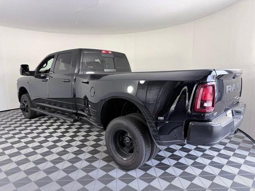 Diamond Black 2026 RAM 3500 Tradesman