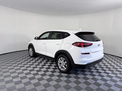 Dazzling White 2019 Hyundai TUCSON SE