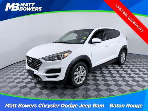 Dazzling White 2019 Hyundai TUCSON SE