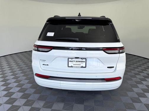 Bright White 2026 Jeep Grand Cherokee Summit 4x4
