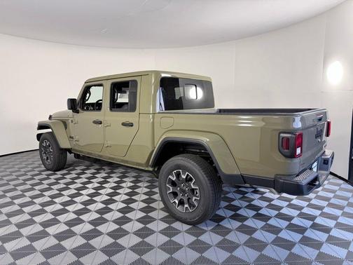 Sahara Beige 2026 Jeep Gladiator Sport