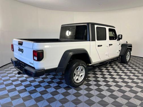 2020 Jeep Gladiator Sport