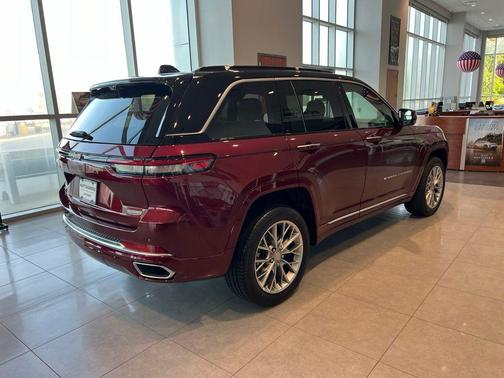 2025 Jeep Grand Cherokee Summit