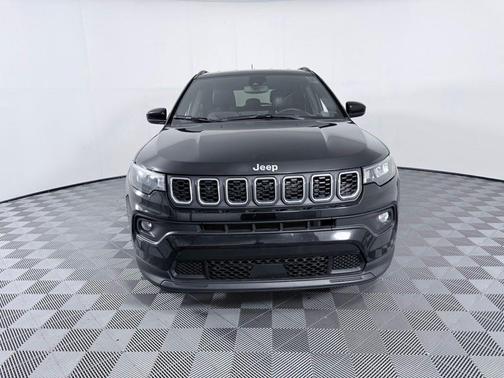 Diamond Black 2024 Jeep Compass Latitude