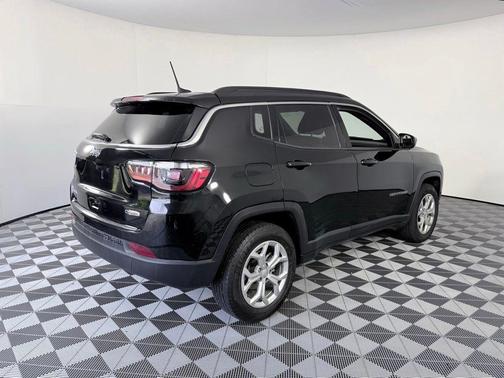 Diamond Black 2024 Jeep Compass Latitude