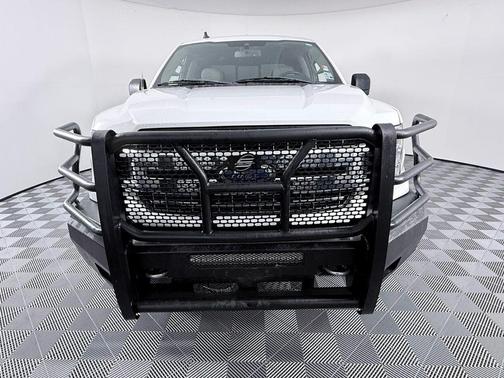 Oxford White 2019 Ford F-150 XLT