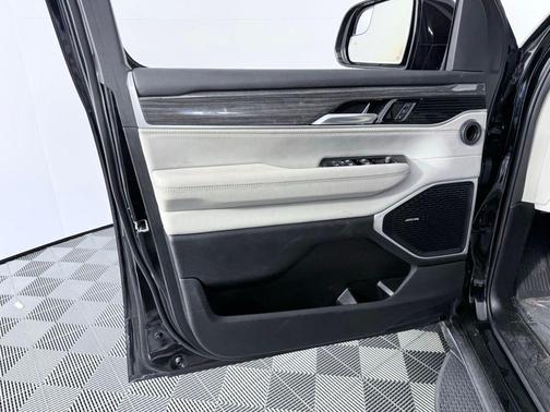 Diamond Black 2022 Jeep Wagoneer Series II