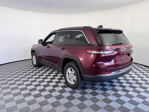 Velvet Red Pearlcoat 2024 Jeep Grand Cherokee Laredo