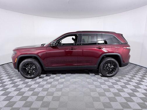 Velvet Red Pearlcoat 2026 Jeep Grand Cherokee Laredo