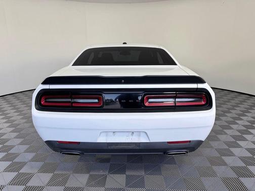 White Knuckle Clearcoat 2022 Dodge Challenger SXT