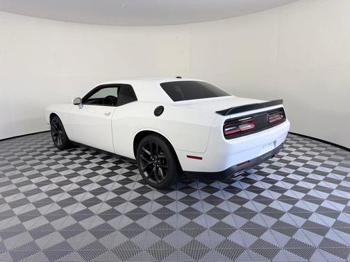 White Knuckle Clearcoat 2022 Dodge Challenger SXT